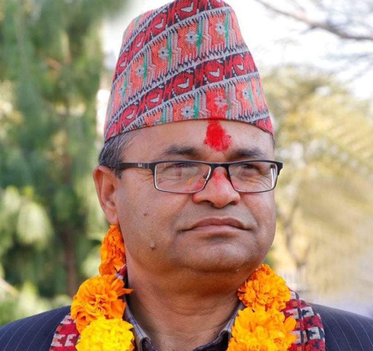 ‘जिते पनि सेवा, हारे पनि सेवा’ भन्दै मत माग्दै पूर्वमन्त्री रामेश्वर फुयाल